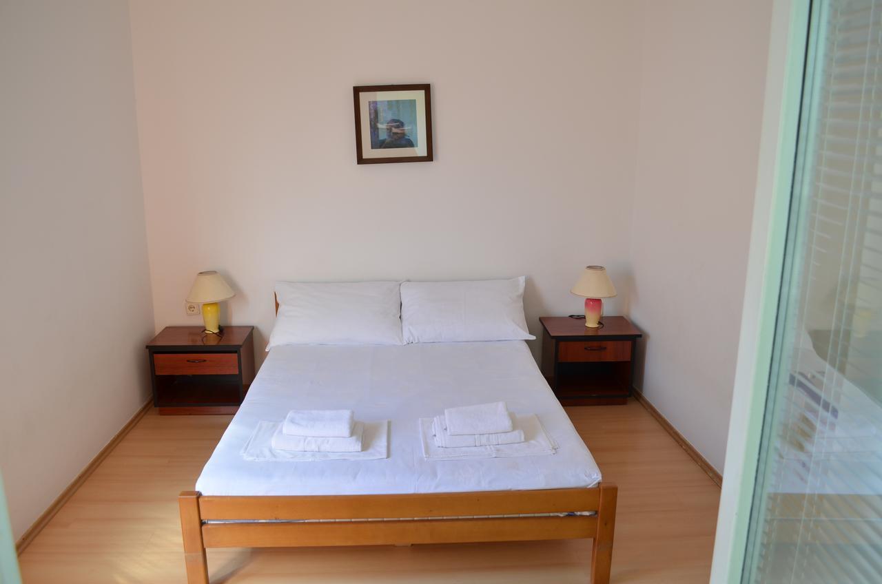 Amarillo Apartments Budva Ngoại thất bức ảnh